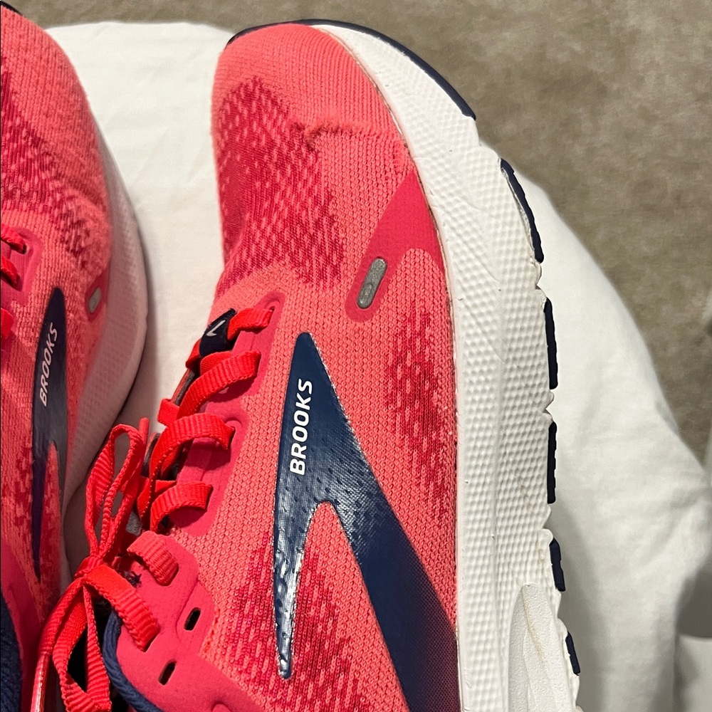 Brooks Women's Running Shoes - Pink/Blue. See photos for imperfections. SZ 8.5 - Picture 2 of 9